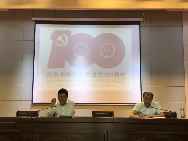 周校长上党课.jpg 周校长上党课.jpg